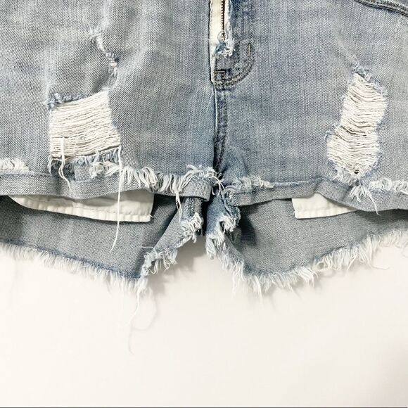 Treasure & Bond Mid Rise Relaxed Distressed Jeans Shorts Size 28 - Picture 5 of 7